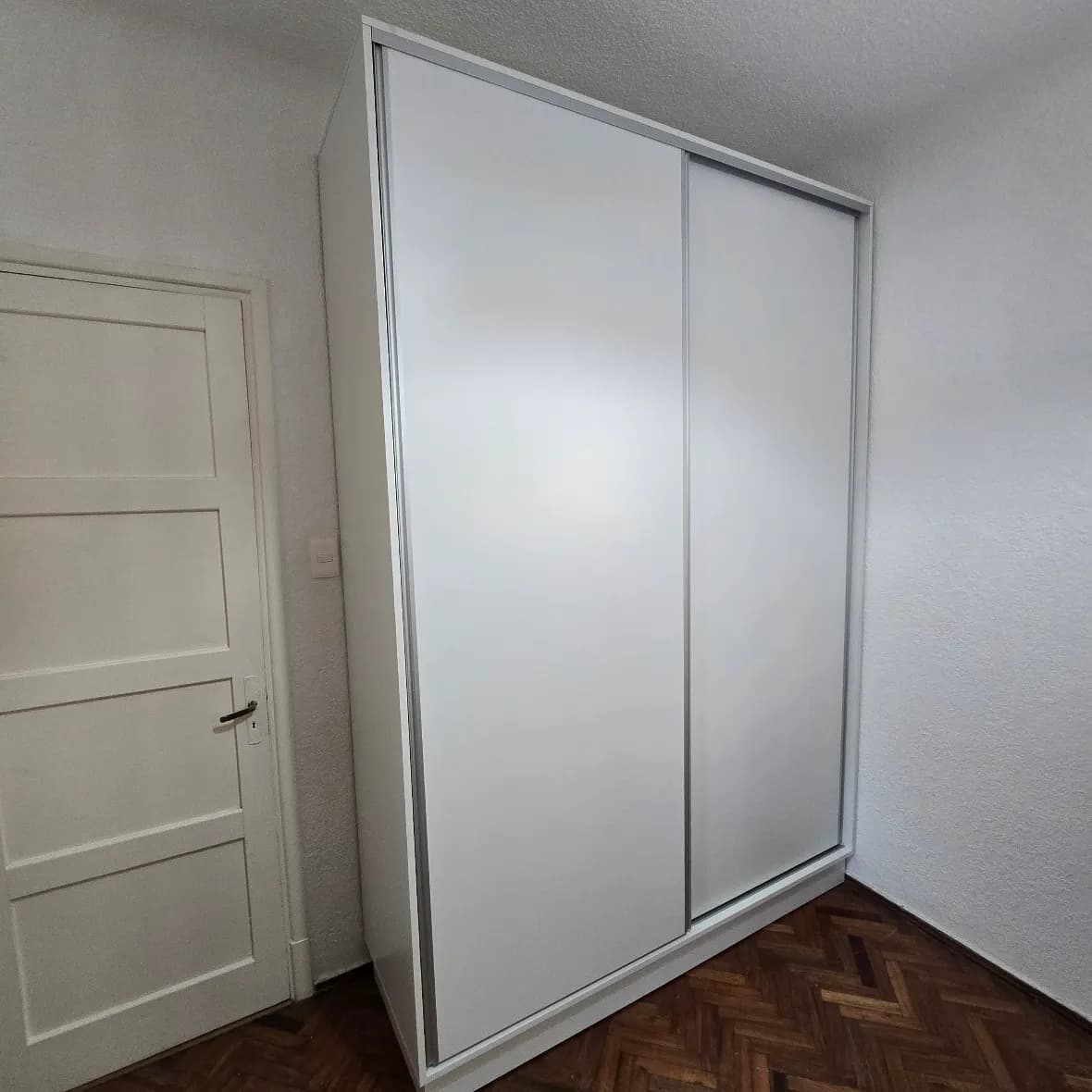 Placar a Medida 2 Puertas - Interiores con Cajonera