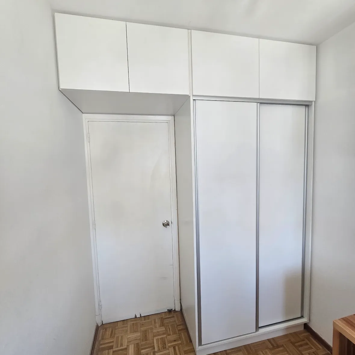 Placar a Medida con Alzada y Puertas Corredizas