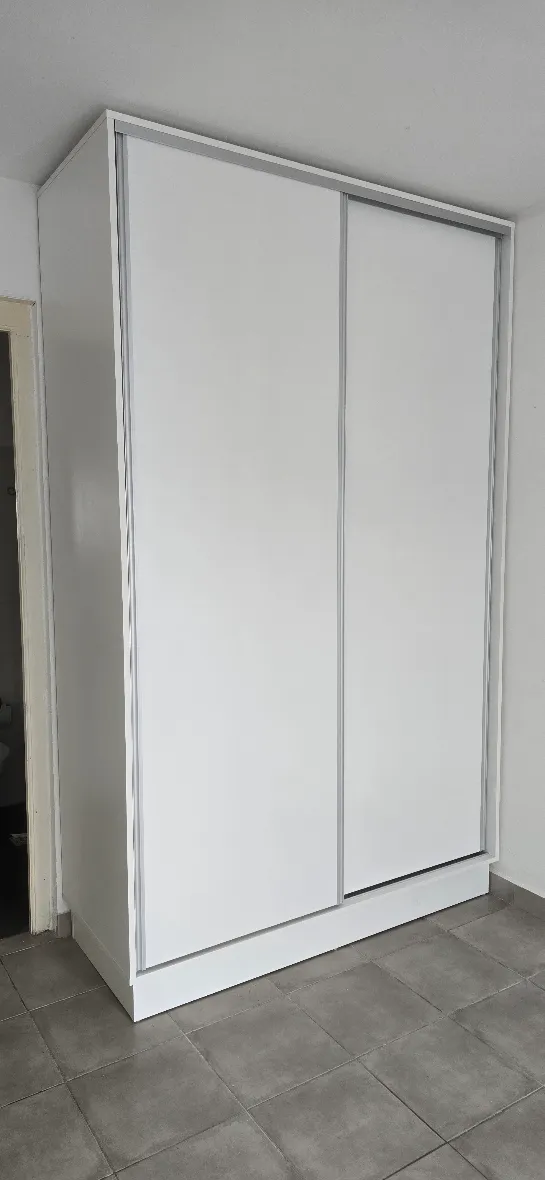 Placar a Medida 2 Puertas - Interiores con Cajonera